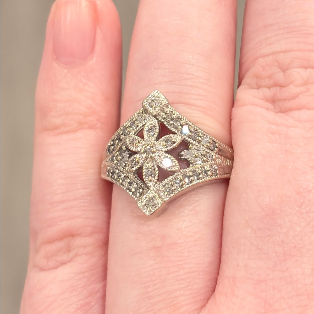 10K Diamond Snowflake Ring, Flower Filigree, Size 7.25, SUN Luxury - Picture 12 of 16